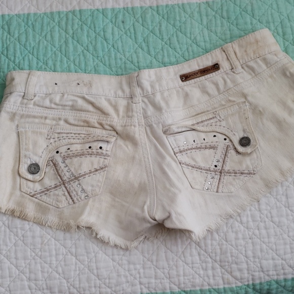 Faded almost famous stress Jean's short - Picture 2 of 3